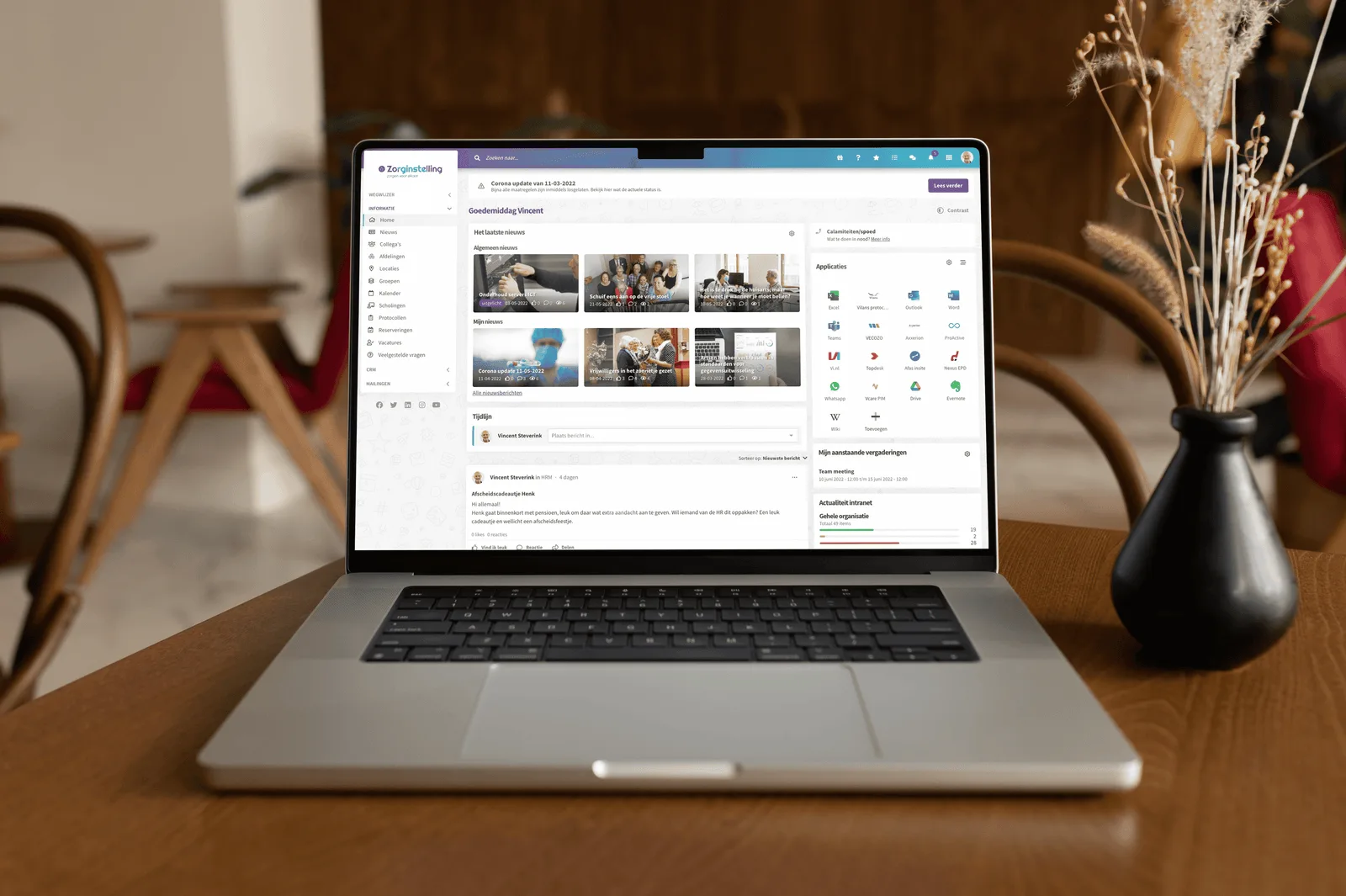 Het sociaal intranet van Korton op een laptopscherm