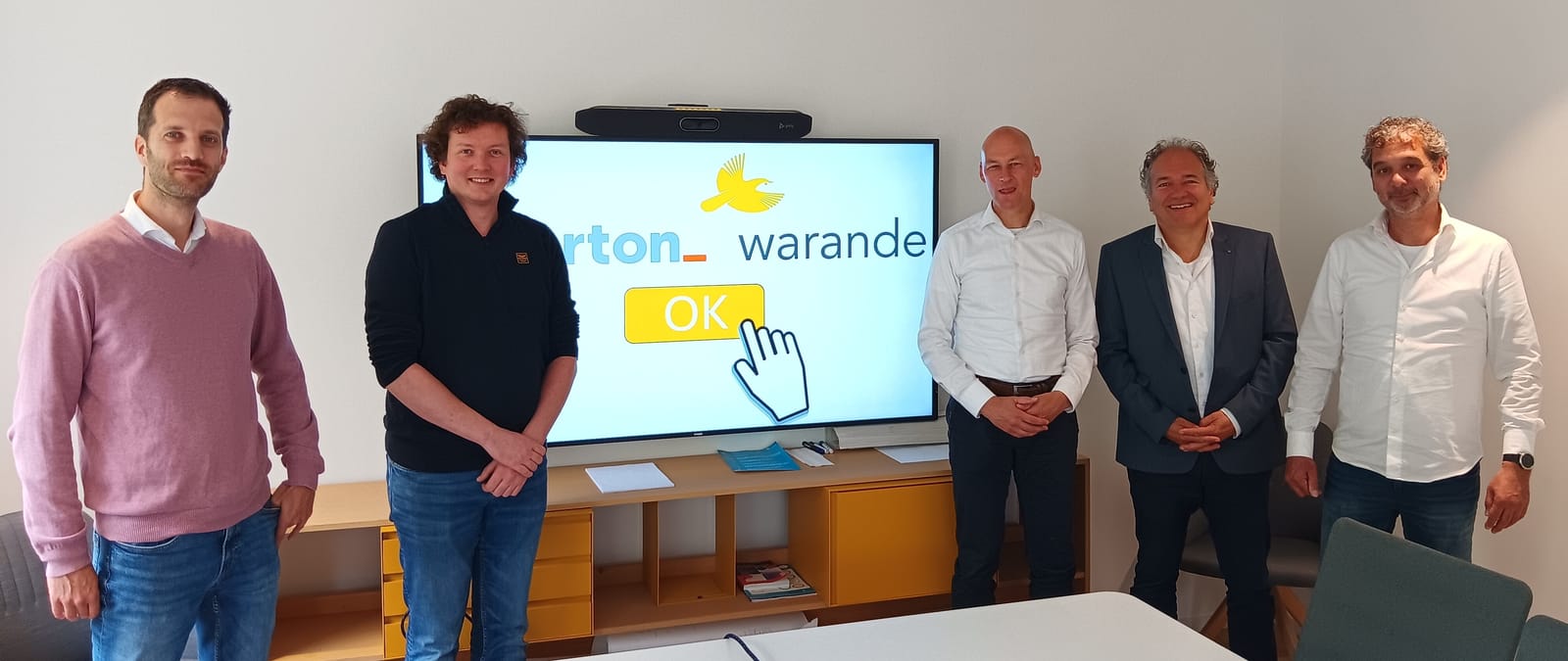De ondertekening van de samenwerking tussen Korton en Warande